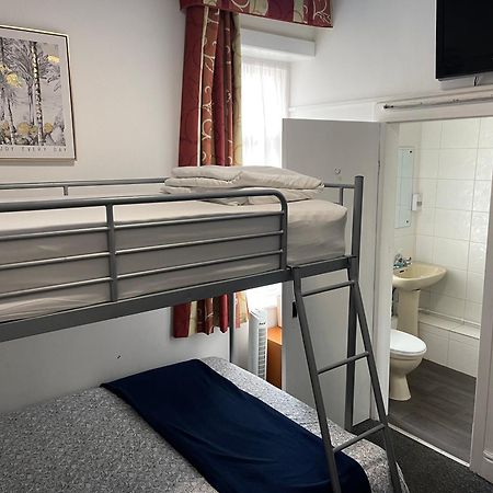 Backpackers Blackpool Hotel & Suites Екстериор снимка