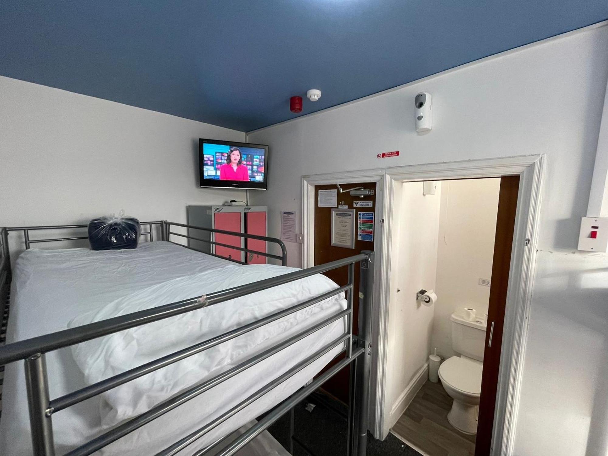 Backpackers Blackpool Hotel & Suites Екстериор снимка