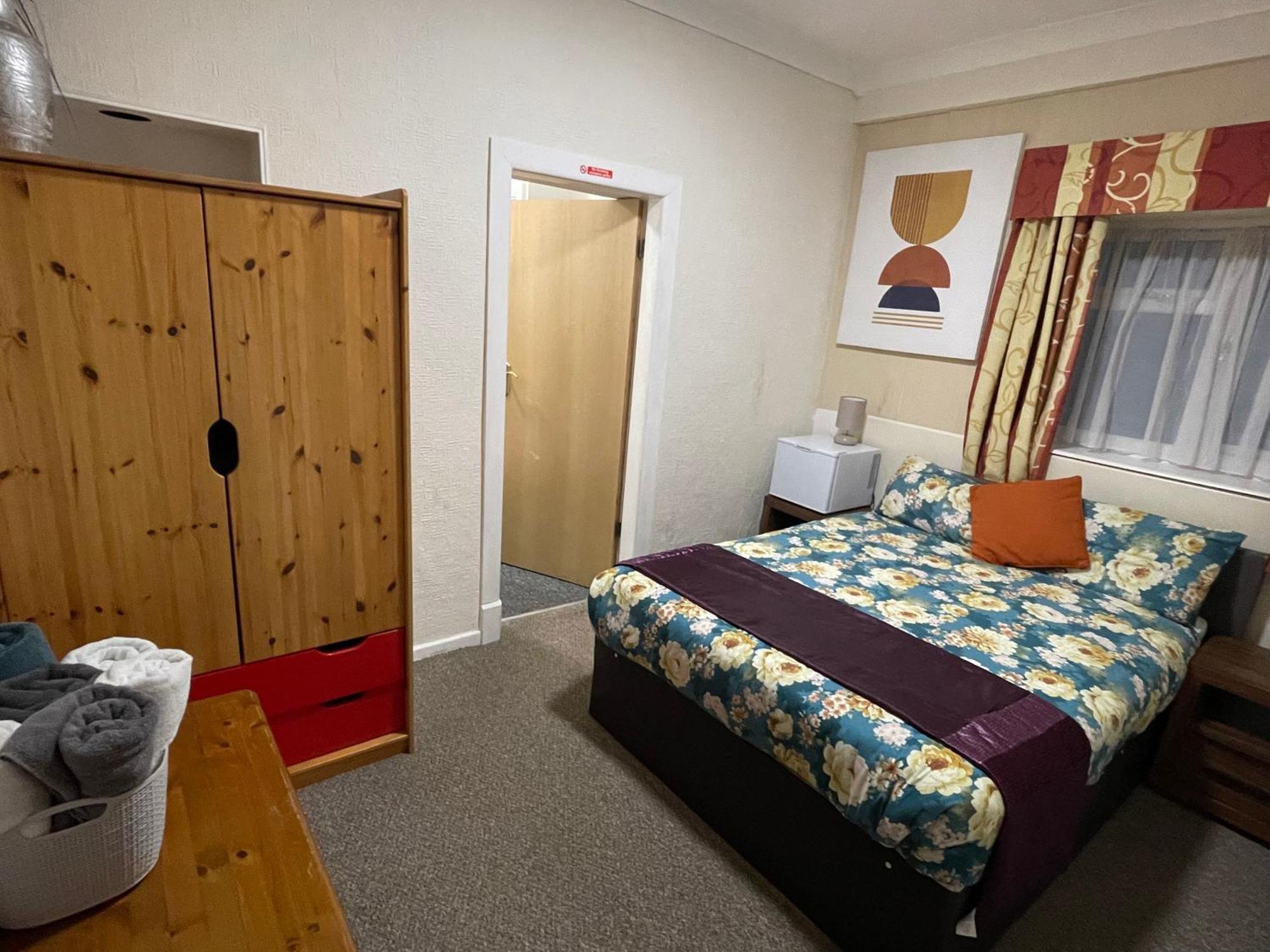 Backpackers Blackpool Hotel & Suites Екстериор снимка