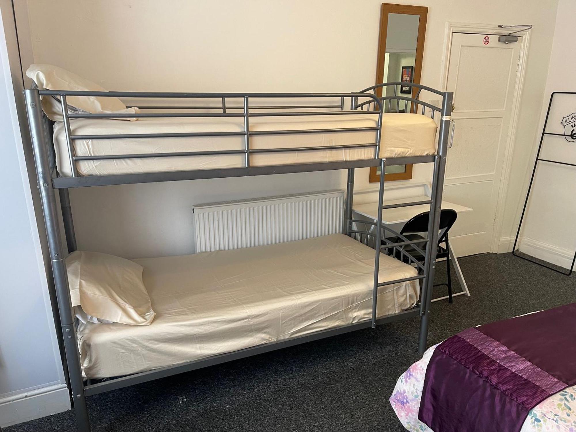Backpackers Blackpool Hotel & Suites Екстериор снимка