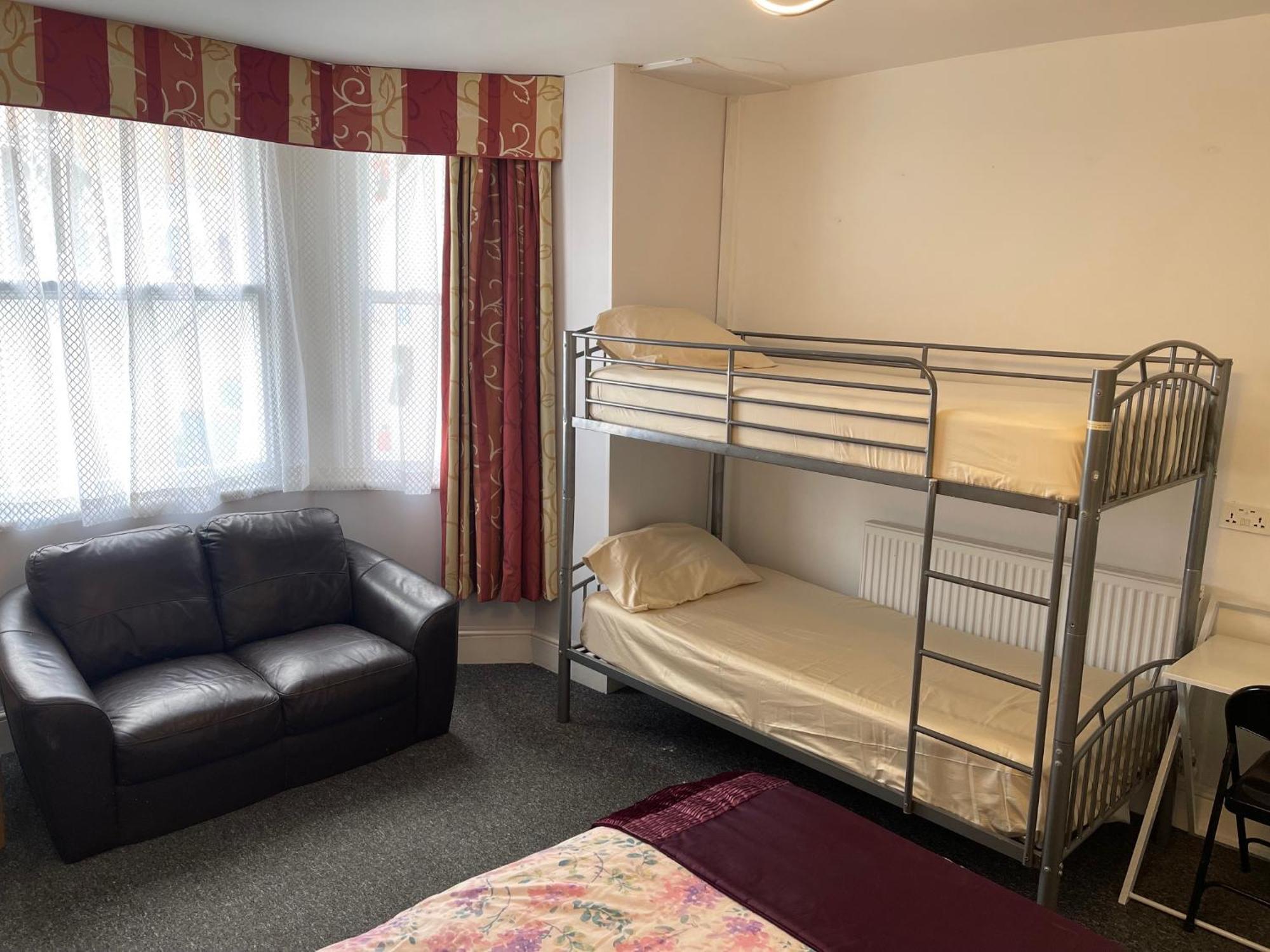 Backpackers Blackpool Hotel & Suites Екстериор снимка