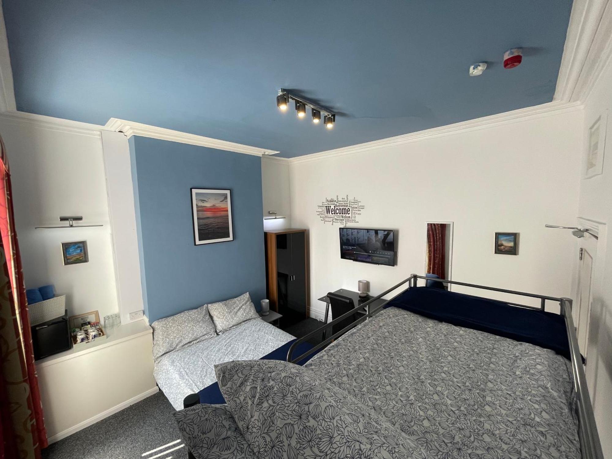 Backpackers Blackpool Hotel & Suites Екстериор снимка