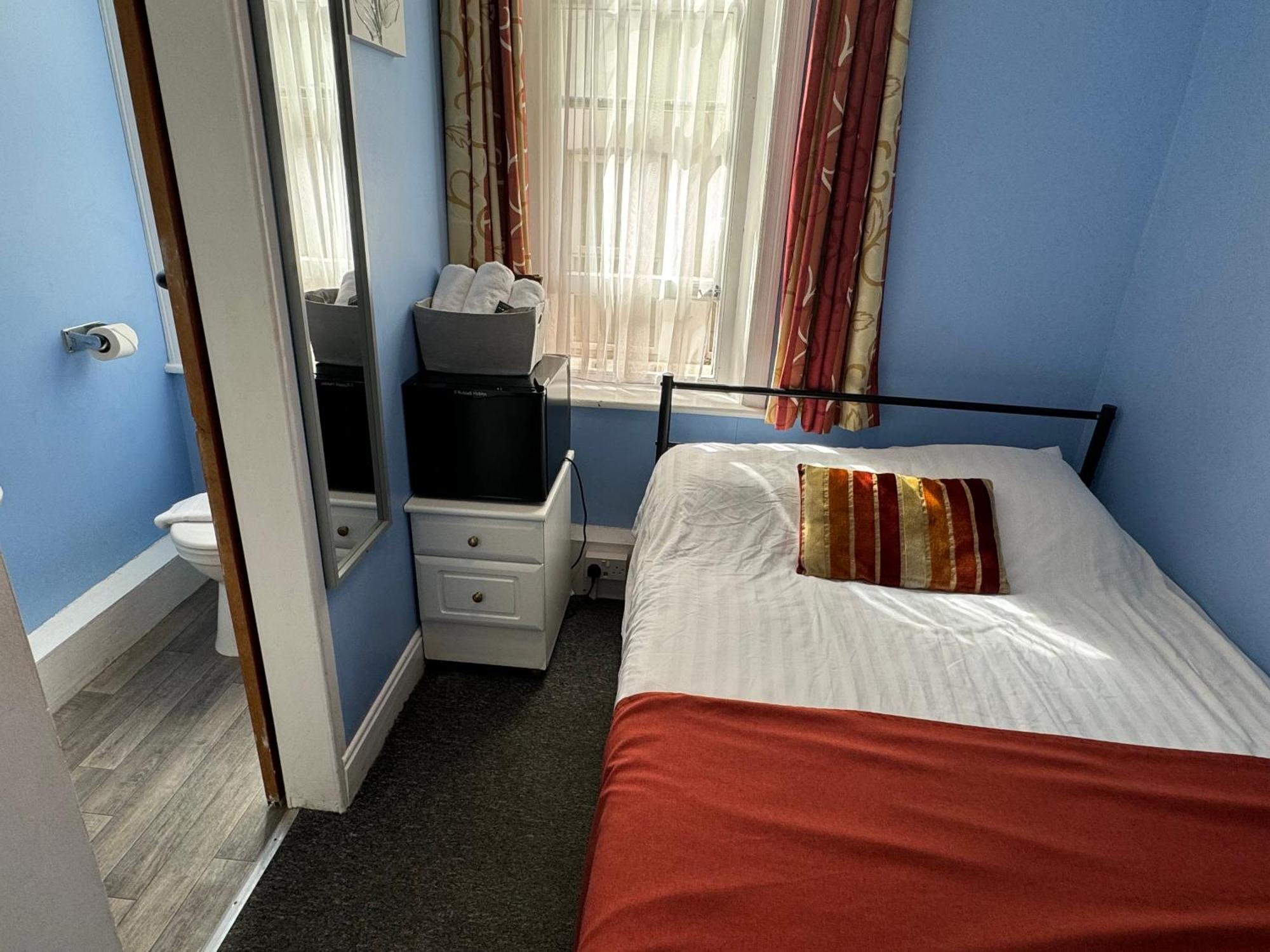 Backpackers Blackpool Hotel & Suites Екстериор снимка