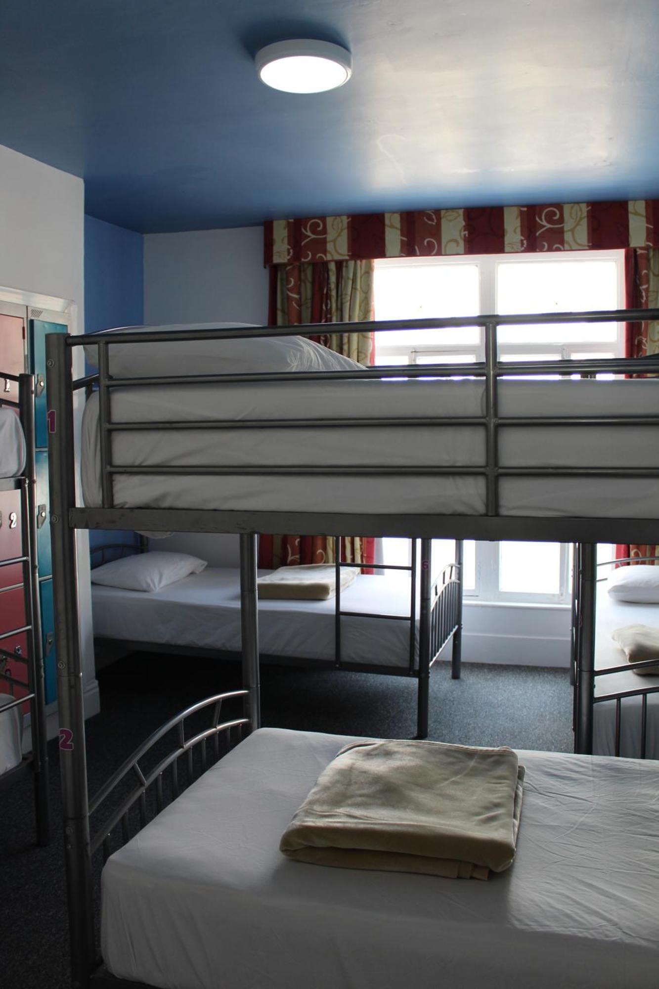 Backpackers Blackpool Hotel & Suites Екстериор снимка