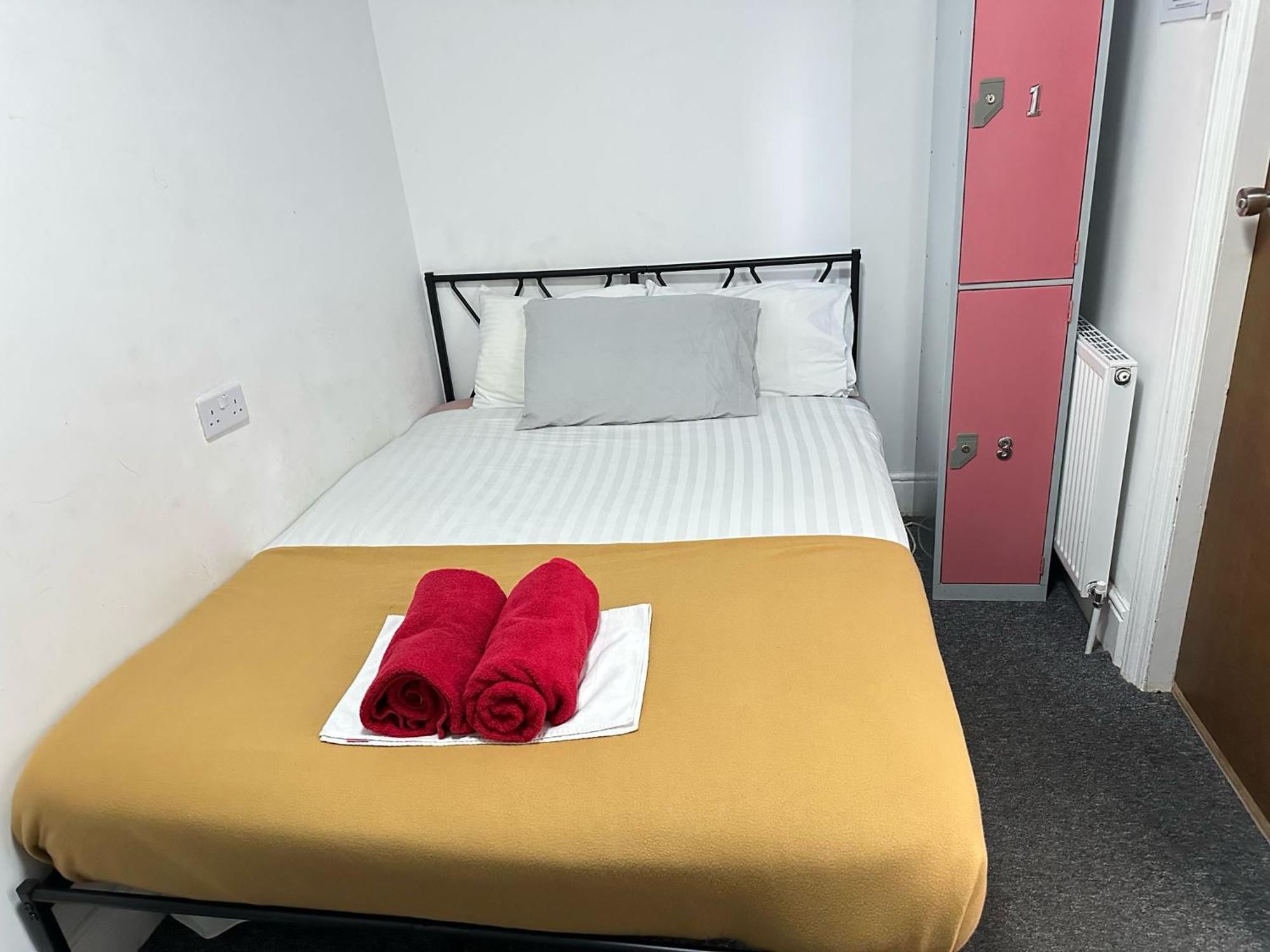 Backpackers Blackpool Hotel & Suites Екстериор снимка