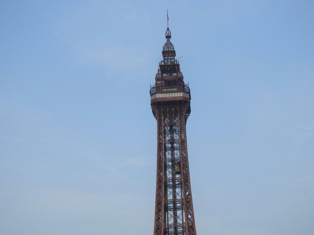 Backpackers Blackpool Hotel & Suites Екстериор снимка