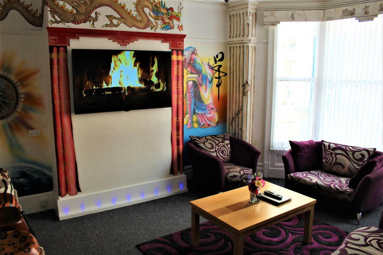 Backpackers Blackpool Hotel & Suites Екстериор снимка