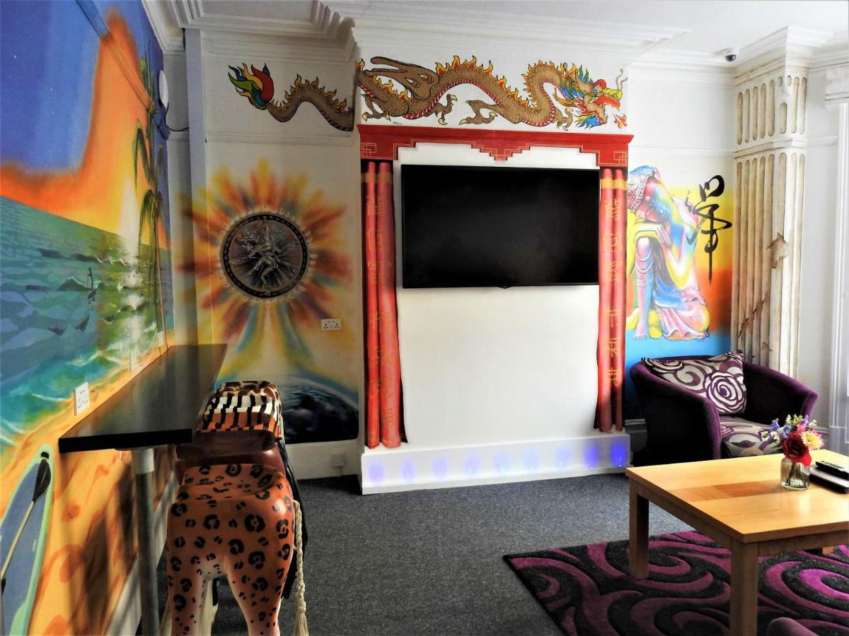 Backpackers Blackpool Hotel & Suites Екстериор снимка