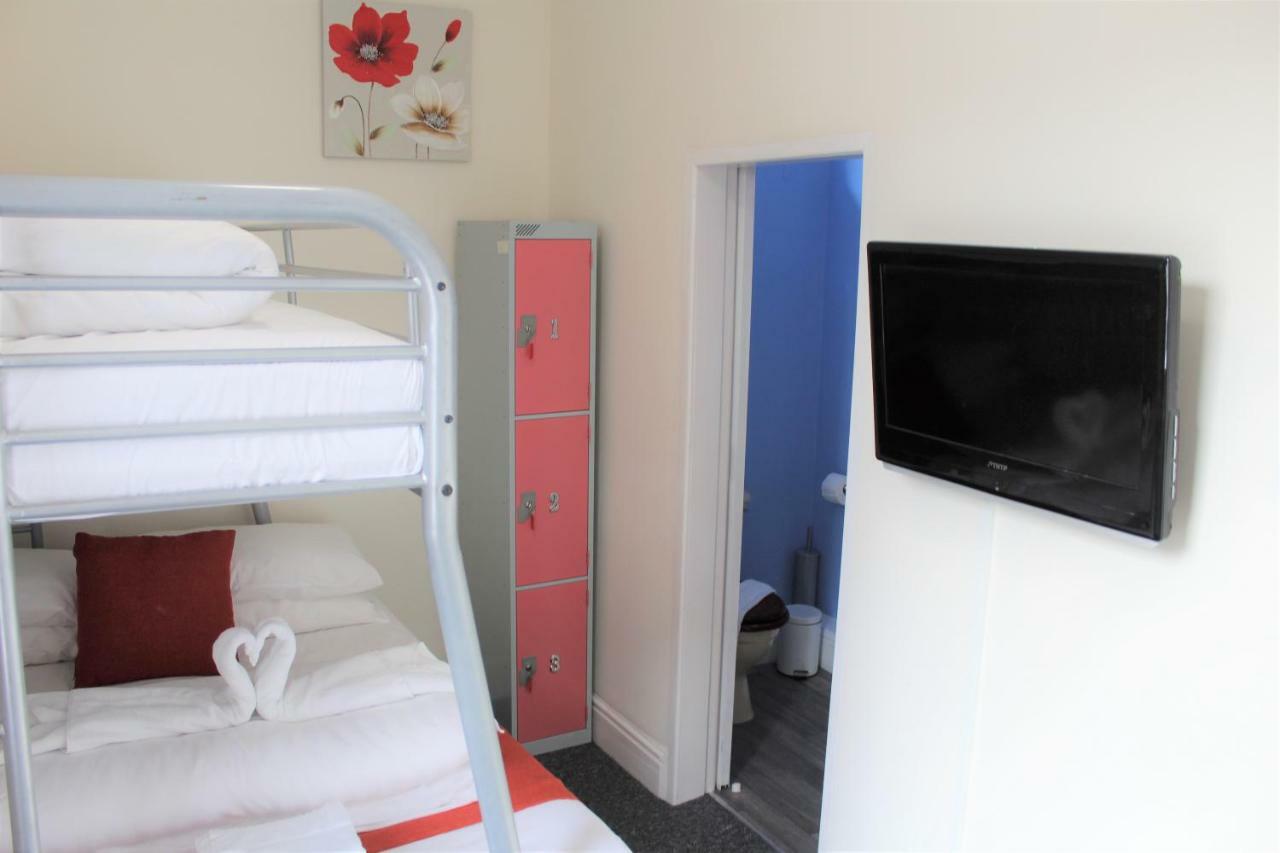 Backpackers Blackpool Hotel & Suites Екстериор снимка